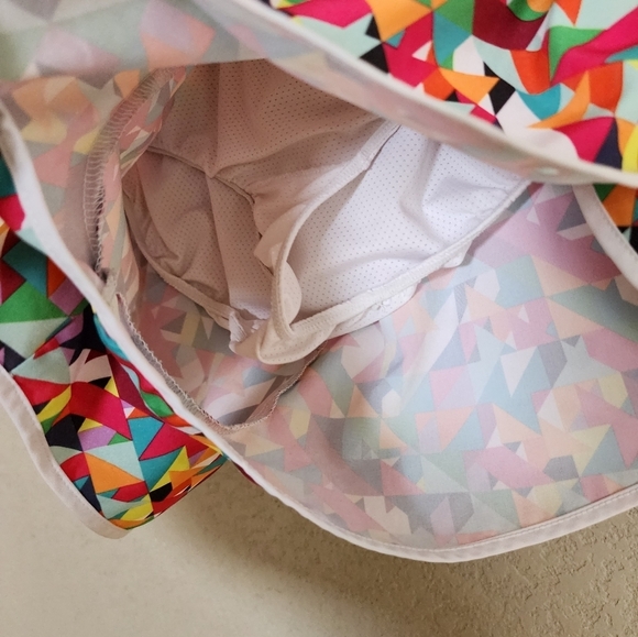 Fabletics Shorts size Medium - Picture 2 of 4